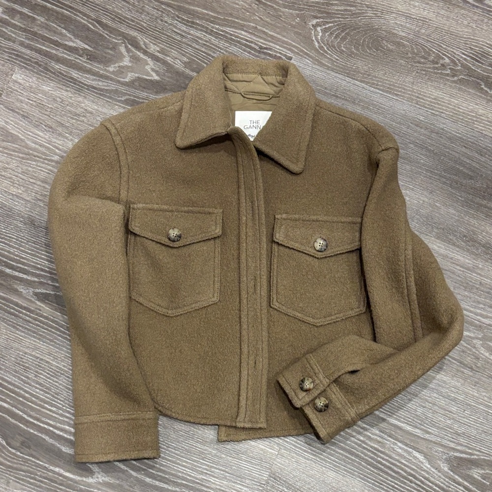 Wilfred khaki/tan jacket with white label detail
